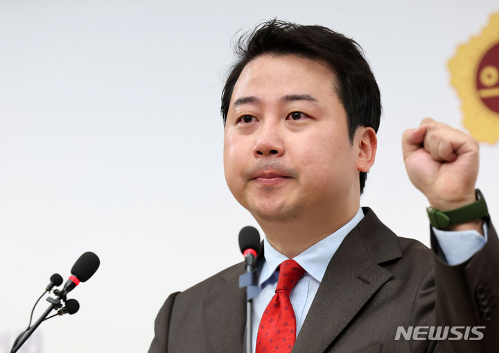 장예찬 "배현진 징계 논란, 미래로 갈 문제 아냐…가족에 사과 먼저"