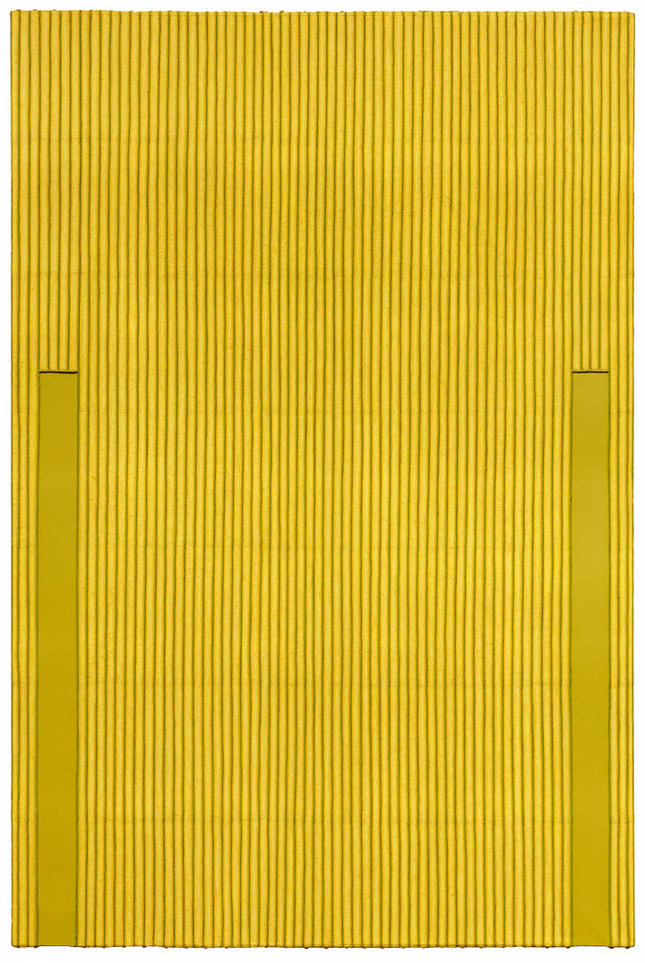 박서보(1931-2023) 〈Écriture (描法) No. 040424〉 2004 Mixed media with Korean hanji paper on canvas 195 x 130 cm © PARKSEOBO FOUNDATION 이미지 제공: 국제갤러리 *재판매 및 DB 금지