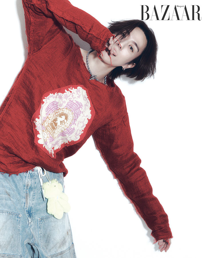 [서울=뉴시스] 그룹 '갓세븐' 멤버 겸 솔로가수 유겸(YUGYEOM). (사진=하퍼스 바자 제공) 2024.03.22. photo@newsis.com *재판매 및 DB 금지