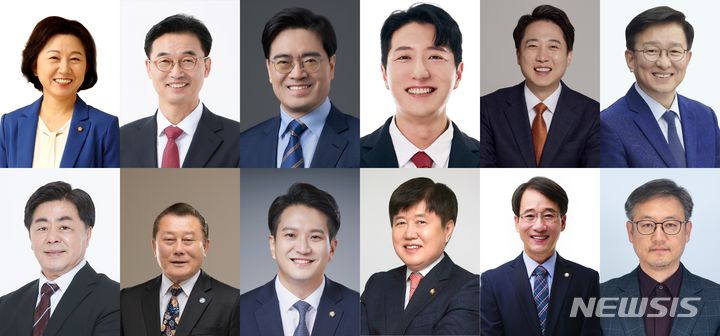 [화성=뉴시스] 화성시 지역 출마 후보자.첫째줄 왼쪽부터 송옥주·홍형선·공영운·한정민·이준석·권칠승 후보. 두번재줄 왼쪽부터 최영근·신상철·전용기·유경준·이원욱·이준희 후보(사진=경기도선거관리위원회 제공)2024.03.23.photo@newsis.com