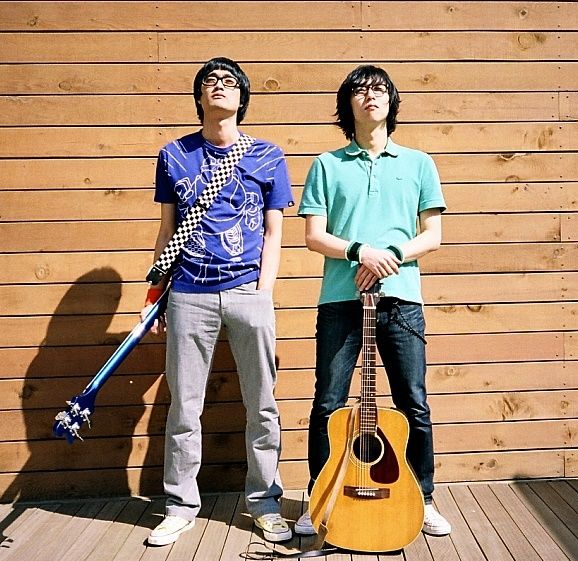 [서울=뉴시스] 페퍼톤스 초창기 활동 시절 모습. (사진 = 뉴시스 DB) 2024.03.22. photo@newsis.com *재판매 및 DB 금지