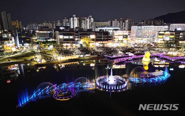 [시흥=뉴시스] 은계호수 야경. (사진=시흥시 제공) 2024.03.24. photo@newsis.com