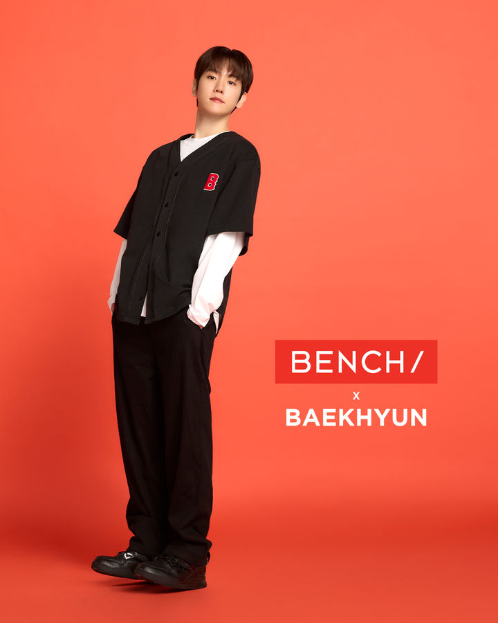 [서울=뉴시스] 한류 그룹 '엑소' 멤버 겸 솔로가수 백현(BAEKHYUN)이 의류 브랜드 벤치(BENCH)의 모델로 발탁됐다. (사진=INB100(아이앤비100) 제공) 2024.03.25. photo@newsis.com *재판매 및 DB 금지