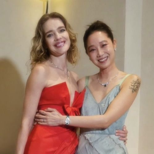 [서울=뉴시스] 홍콩 억만장자 에이드리언 청과 러시아 출신 모델이자 LVMH그룹 첫째 며느리 나탈리아 보디아노바가 지난 21일(현지시각) 홍콩에서 아동 정신 건강 보호를 위한 자선 행사를 개최했다. <사진캡처=공효진 인스타그램>2024.3.26. *재판매 및 DB 금지