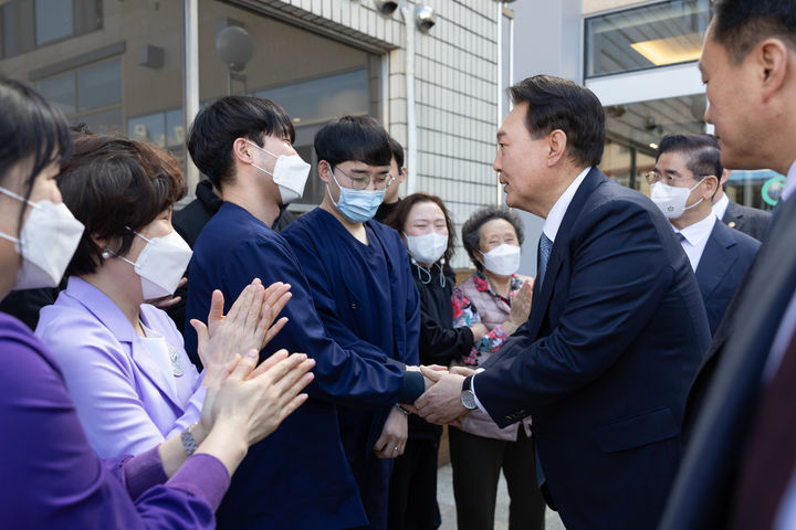  *재판매 및 DB 금지