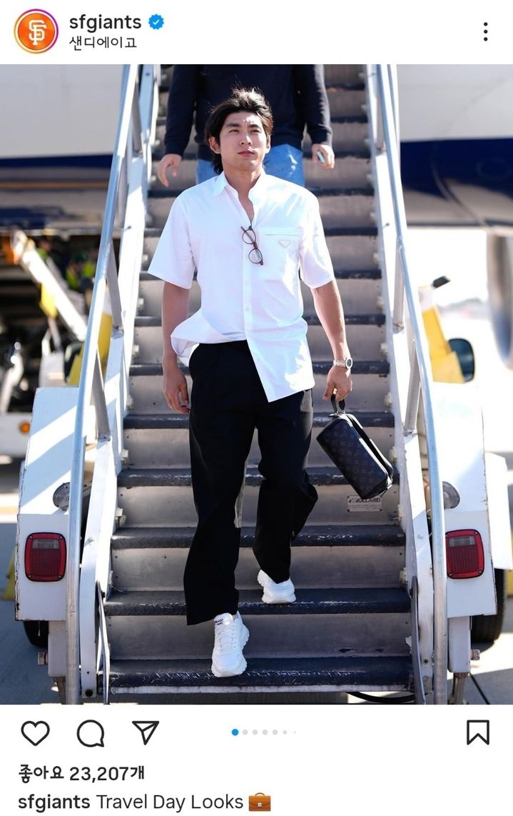 샌프란시스코 자이언츠 이정후가 전세기에서 내리고 있다. (사진=샌프란시스코 구단 인스타그램 캡처) *재판매 및 DB 금지