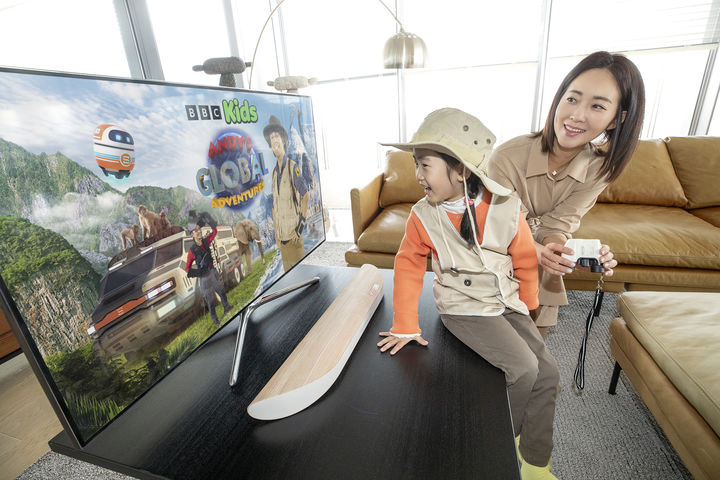 [사진=뉴시스] KT는 'BBC 스튜디오'와 협력해 당사 영유아 전용 IPTV 서비스인 지니 TV 키즈랜드의 새로운 월정액 서비스 'BBC Kids'를 국내 독점 출시한다고 29일 밝혔다. (사진=KT 제공) *재판매 및 DB 금지