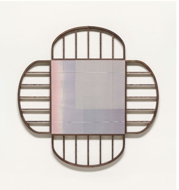 강서경 〈정 井 #01〉 2023-2024 Color on silk mounted on Korean hanji paper, thread, wood frame Approx. 153 x 153 x 6 cm Courtesy of the artist and Kukje Gallery 사진: 안천호 이미지 제공: 국제갤러리 *재판매 및 DB 금지