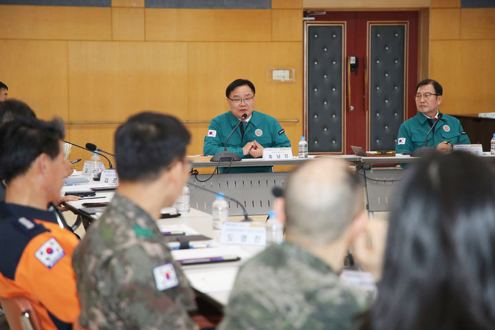 [창원=뉴시스] 홍남표 경남 창원시장이 29일 창원시청 시민홀에서 열린 2024년 1분기 창원특례시 통합방위협의회를 주재하고 있다. (사진=창원시청 제공). 2024.03.29. photo@newsis.com *재판매 및 DB 금지