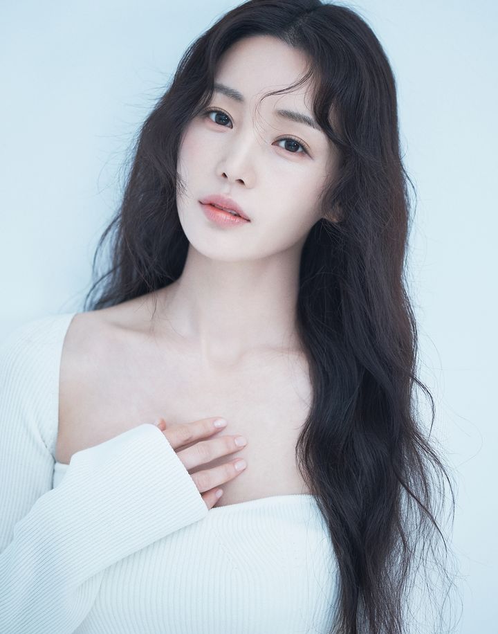 [서울=뉴시스] 보컬그룹 '씨야' 출신 가수 겸 배우 남규리. (사진=하이어랭크엔터테인먼트 제공) 2024.04.01. photo@newsis.com *재판매 및 DB 금지