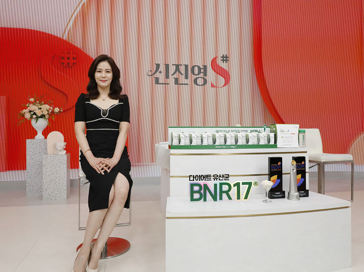 '신진영의 스페셜데이 '스튜디오 현장의 신진영 쇼호스트 (사진=KT알파 쇼핑 제공) *재판매 및 DB 금지