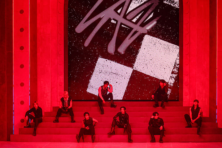 [서울=뉴시스] 그룹 '스트레이 키즈(Stray Kids)' 네 번째 공식 팬미팅 '스키즈의 마법 학교(SKZ'S MAGIC SCHOOL)'. (사진=JYP엔터테인먼트 제공) 2024.04.01. photo@newsis.com *재판매 및 DB 금지