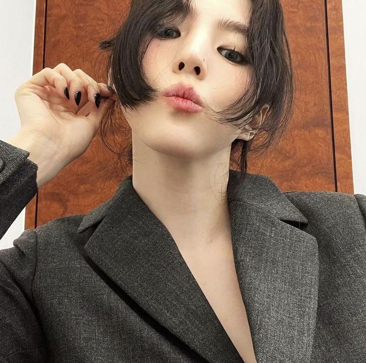 [서울=뉴시스] 배우 한소희. (사진=한소희 인스타그램 캡처) 2024.04.02. photo@newsis.com *재판매 및 DB 금지