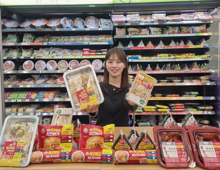 CU가 오뚜기와 협업해 출시한 간편식 5종(사진=BGF리테일 제공) *재판매 및 DB 금지