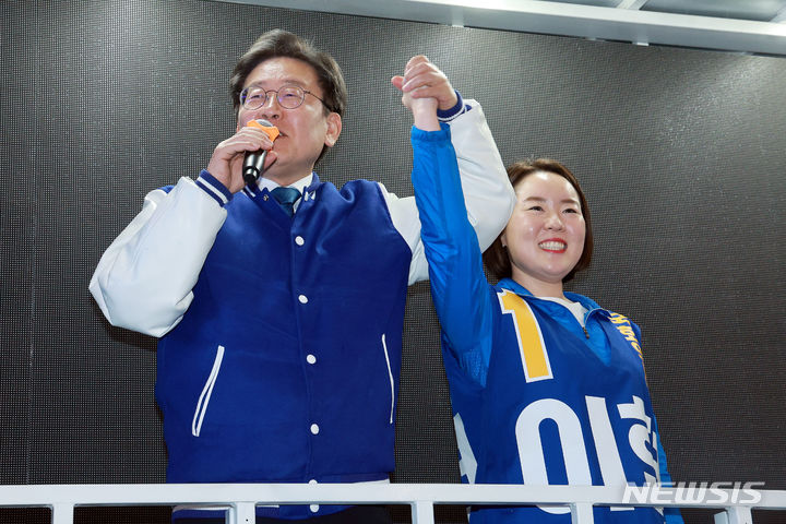 靑 해양수산비서관에 이현 전 해수부 장관 정책보좌관 임명