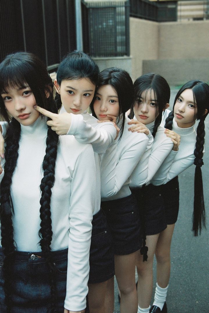 [서울=뉴시스] 그룹 '아일릿(ILLIT)'. (사진=빌리프랩 제공) 2024.04.04. photo@newsis.com *재판매 및 DB 금지
