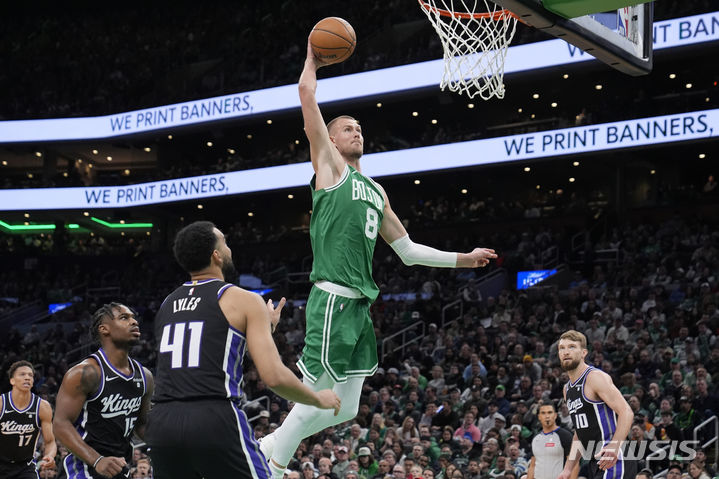 [보스턴=AP/뉴시스] 미국프로농구(NBA) 보스턴 셀틱스의 크리스탑스 포르징기스. 2024.04.05.