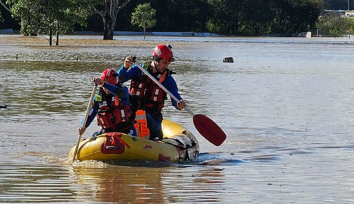 [서울=뉴시스]호주 시드니를 비롯한 뉴사우스웨일스(NSW) 지역 일대에서 이례적인 폭우가 쏟아지면서 주민들에게 대피 명령이 내려졌다. (사진=호주 뉴사우스웨일스 주 비상서비스국 엑스 캡처) *재판매 및 DB 금지