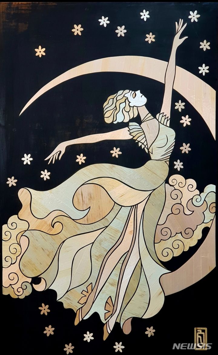 [수원=뉴시스] 이상수 作 '천상의 발레리나'(맥간공예연구원 제공)