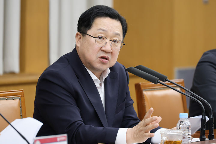 [대전=뉴시스]이장우 대전시장이 8일 주간업무회의를 주재하고 있다. (사진=대전시 제공) 2024. 04. 08 *재판매 및 DB 금지