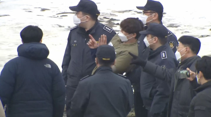 [서울=뉴시스] 10일 오후 10시10분 방송되는 KBS 2TV 예능물 '스모킹 건'에서는 택시 기사와 동거녀를 살해한 혐의로 체포된 이기영의 이야기가 조명된다. (사진=KBS 2TV '스모킹 건' 제공) 2024.04.10. photo@newsis.com *재판매 및 DB 금지