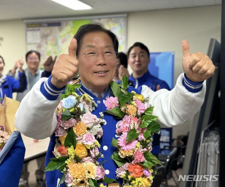 [파주=뉴시스] 경기 파주갑 더불어민주당 윤후덕 당선인. 