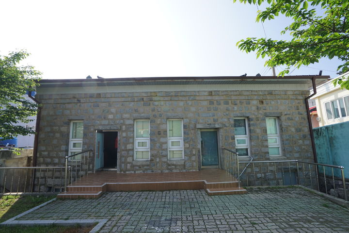 [서울=뉴시스] 여수 거문도 근대역사문화공간 내 삼산면 의사당 (사진=문화재청 제공) 2024.04.11. photo@newsis.com *재판매 및 DB 금지