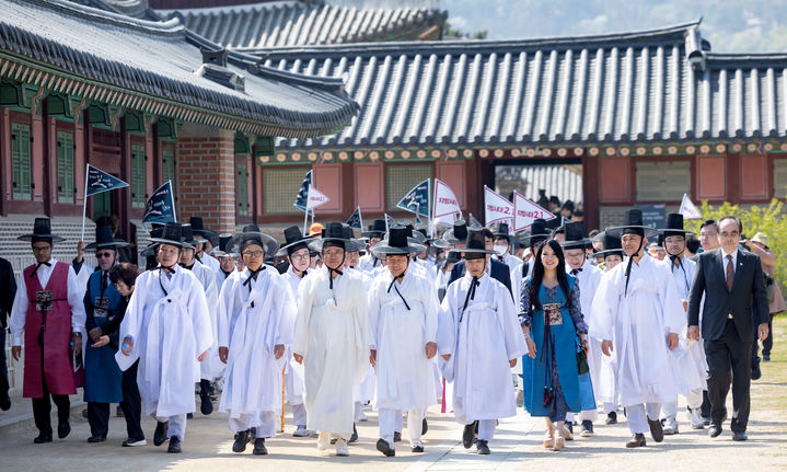 서울 경복궁 사정전 일원에서 12일 '제5회 퇴계선생 마지막 귀향길 재현행사'가 열리고 있다. (사진=경북도 제공) *재판매 및 DB 금지