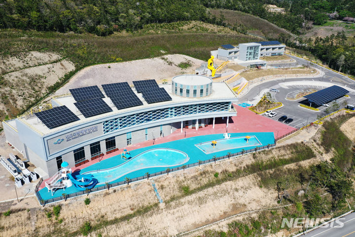 [진도=뉴시스] 이영주 기자 = 세월호 참사 10주기를 사흘 앞둔 13일 오후 전남 진도군 국민해양안전관의 모습. 2024.04.13. leeyj2578@newsis.com