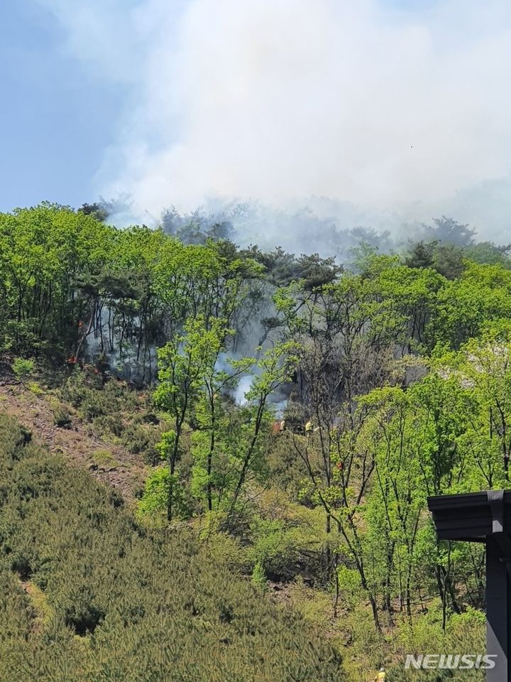[김포=뉴시스] 김포시 문수산. (사진= 김포소방서 제공) 2024.04.14. photo@newsis.com 