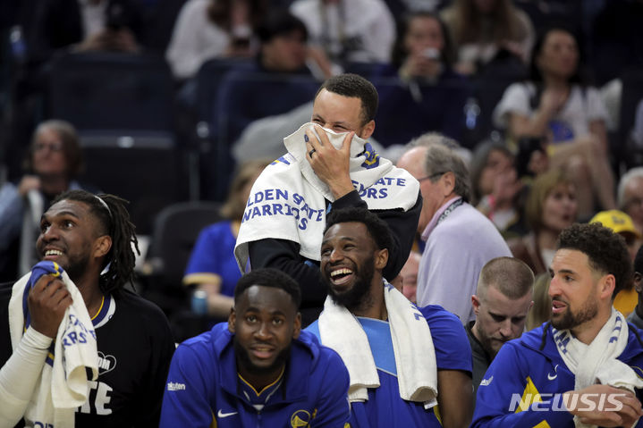 [샌프랜시스코=AP/뉴시스] 미국프로농구(NBA) 골든스테이트 워리어스의 스테픈 커리. 2024.04.14.