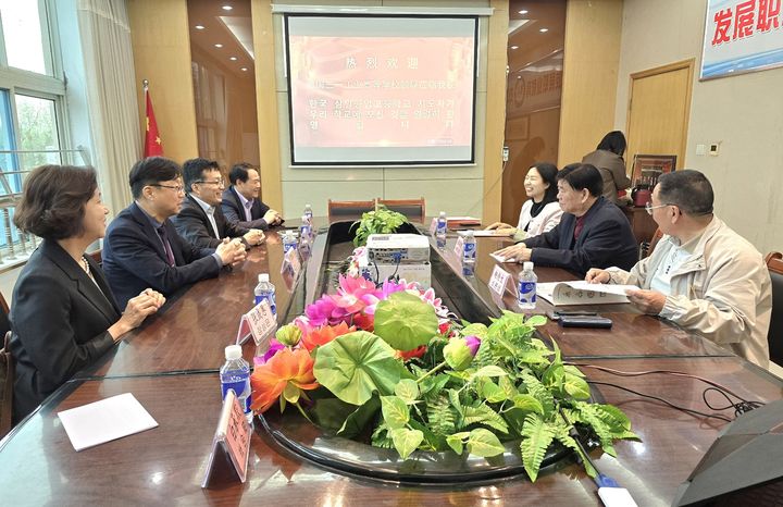 [수원=뉴시스] 경기 수원 삼일공업고등학교가 중국 창신직업중등전문학교와 국제 교류 협약을 진행했다. (사진=삼일공업고등학교 제공) 2024.4.16. photo@newsis.com *재판매 및 DB 금지