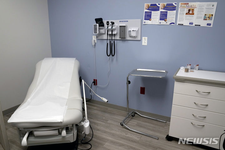 [페어뷰하이츠=AP/뉴시스] 15일 한 온라인 커뮤니티에 ‘임산부의 조기퇴근은 민폐’라고 주장하는 글이 올라와 누리꾼들 사이에서 논쟁이 이어졌다. (*본문과 관련 없는 사진) 2024.04.16.