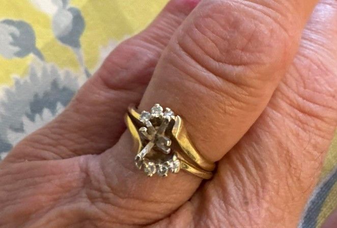 미국의 한 빵집 주인이 손님들에게 “쿠키를 먹다가 다이아몬드가 나올 수 있으니 주의하길 바란다”라고 경고해 화제가 됐다(사진= 페이스북 갈무리) *재판매 및 DB 금지