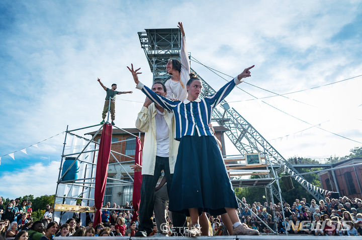 [안산=뉴시스] 개막작, 컴퍼니딥티크 '환영(축제의 하루)'