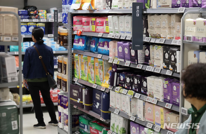 반값 생리대까지 나왔지만…"가격 싸진다고 무작정 살까"