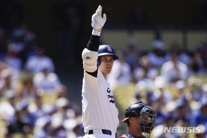 [로스앤젤레스=AP/뉴시스] 메이저리그(MLB) LA 다저스의 오타니 쇼헤이. 2024.04.18
