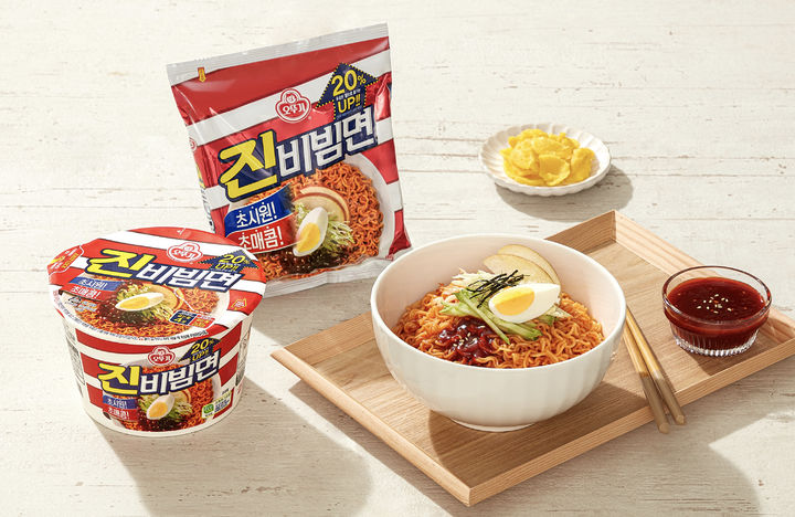 진비빔면 용기면 모습.(사진=오뚜기 제공) *재판매 및 DB 금지