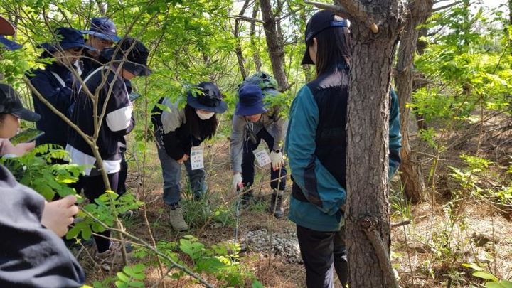 [서울=뉴시스] 2023년 포유류 서식지 조사 모습. (사진=국립생물자원관 제공) 2024.04.18. photo@newsis.com *재판매 및 DB 금지