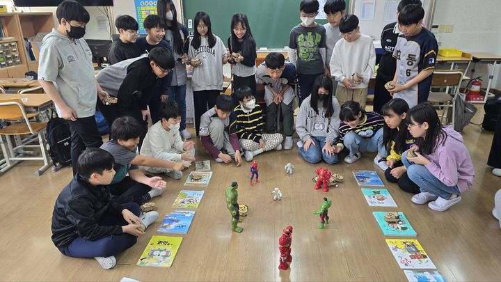 [수원=뉴시스] 창의융합 과학축제 모습. (사진=효동초 제공) 2024..04.18. photo@newsis.com *재판매 및 DB 금지