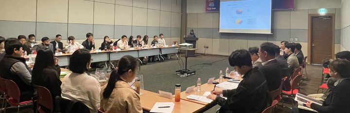 [대전=뉴시스] 조달품질원이 18일 조달물품 납품검사 업무를 담당하는 17개 전문 검사기관 담당자들과 간담회를 갖고 있다. *재판매 및 DB 금지