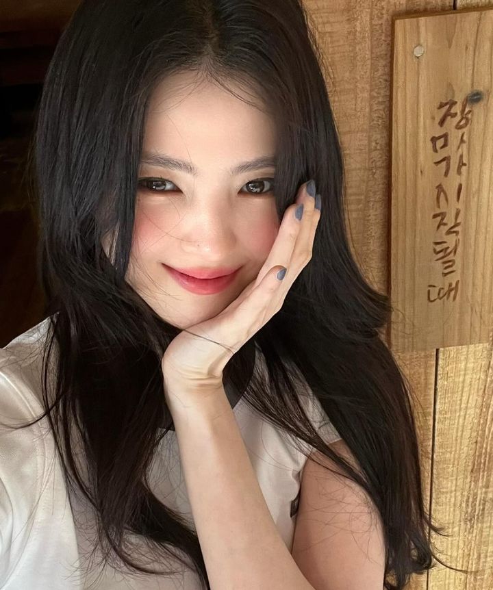 [서울=뉴시스] 한소희. (사진=한소희 인스타그램 캡처) 2024.04.19. photo@newsis.com *재판매 및 DB 금지