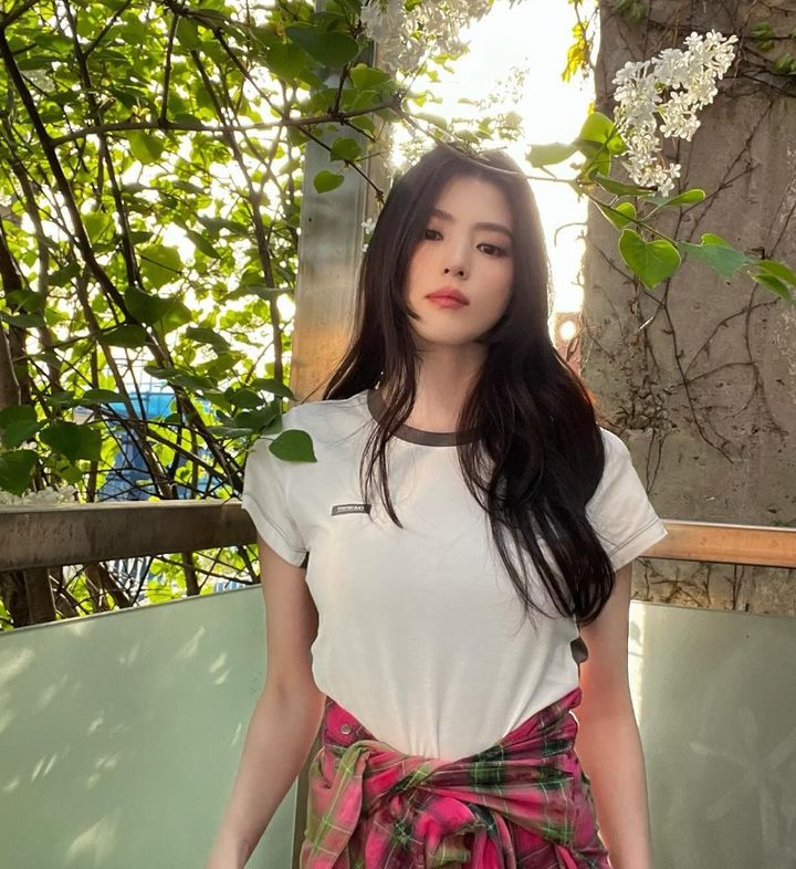 [서울=뉴시스] 한소희. (사진=한소희 인스타그램 캡처) 2024.04.19. photo@newsis.com *재판매 및 DB 금지