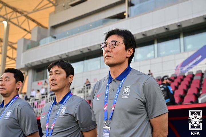 [서울=뉴시스] 한국 23세 이하(U-23) 대표팀의 황선홍 감독. (사진=대한축구협회 제공) *재판매 및 DB 금지