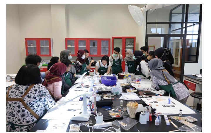 [서울=뉴시스] 2023 인도네시아 자카르타 1차 현지기술교육(금속 보존처리 실습) (사진=문화재청 제공) 2024.04.22.photo@newsis.com *재판매 및 DB 금지