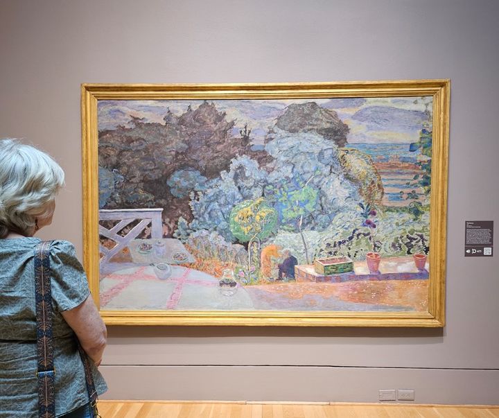 피에르 보나르의 작품을 감상하는 관객들. 피에르 보나르는 필립스 부부가 가장 좋아하는 작가였다. 사진=이한빛] *재판매 및 DB 금지