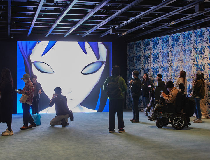 필립 파레노 '보이스'전시 관람 장면. *재판매 및 DB 금지