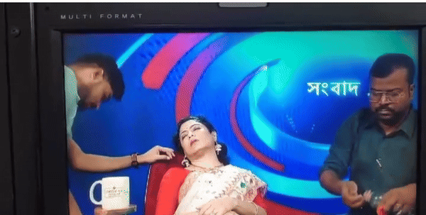 인도의 한 여성 앵커가 무더운 날씨로 인해 생방송 도중 기절하는 사고가 일어났다(사진= 로파무드라 신하 페이스북 갈무리) *재판매 및 DB 금지