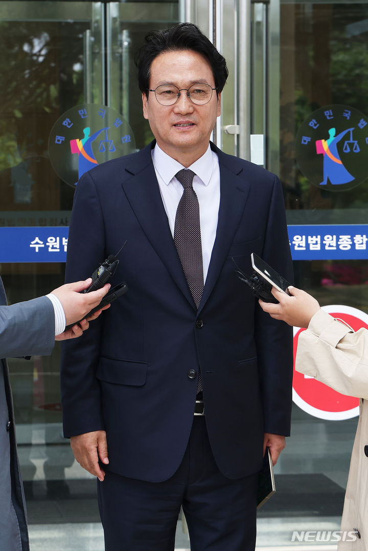 [수원=뉴시스] 김종택기자 = 명예훼손 등 혐의로 기소된 안민석 전 더불어민주당 국회의원. (사진=뉴시스DB) photo@newsis.com