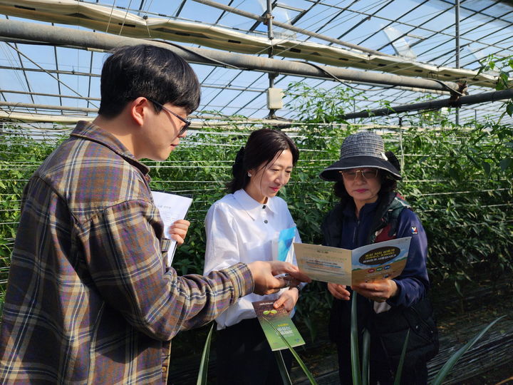 [진주=뉴시스] 진주시, 봄철 농산물 안전성 확보 총력.(사진=진주시 제공).2024.04.24.photo@newsis.com *재판매 및 DB 금지